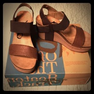 NIB OTBT Mink Dark Brown wedges 👡